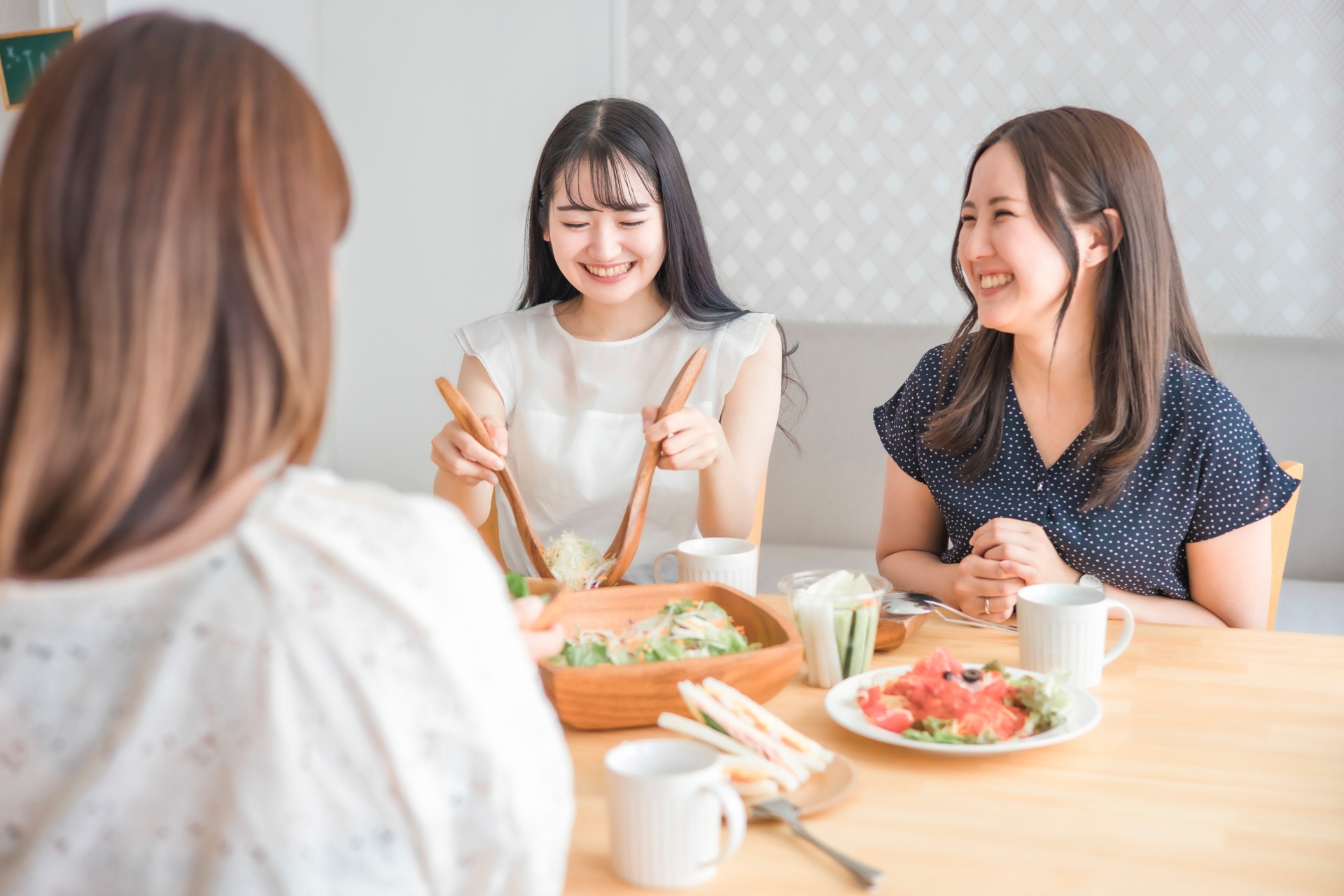 「気を使いすぎて疲れる」うつと気遣いはどう関連する？