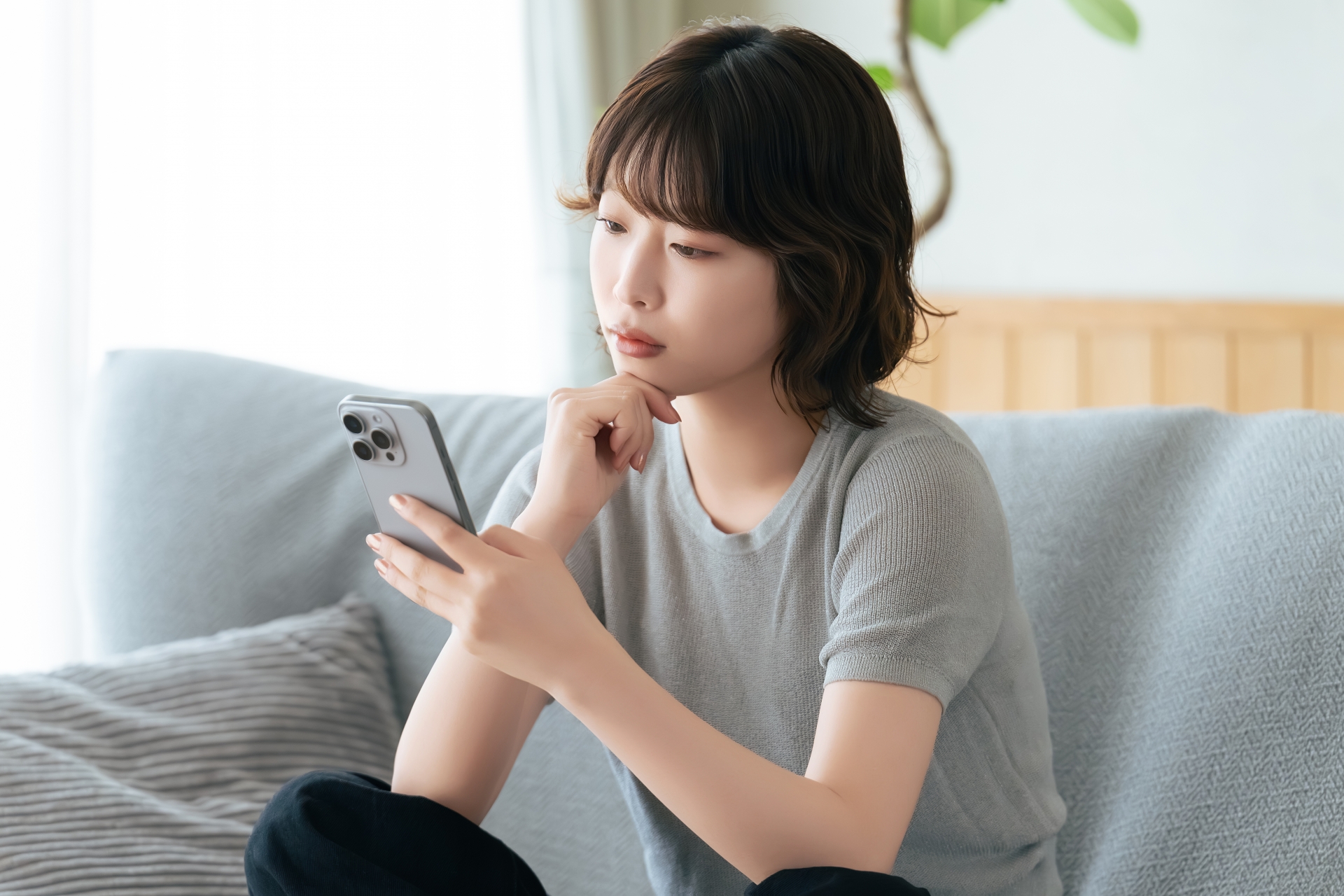 SNSとうつは関係する？上手な付き合い方とは？