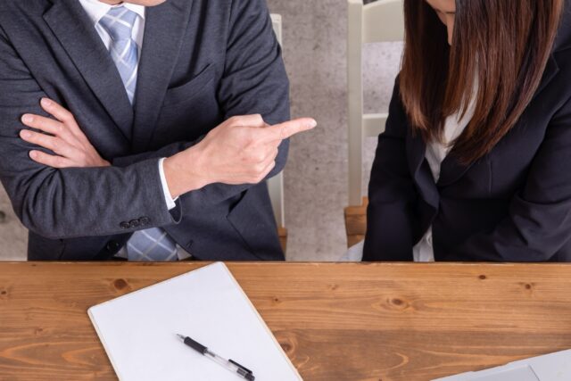 仕事でミスが続いてつらい…あなたは一人じゃない。原因を知って安心して働こう