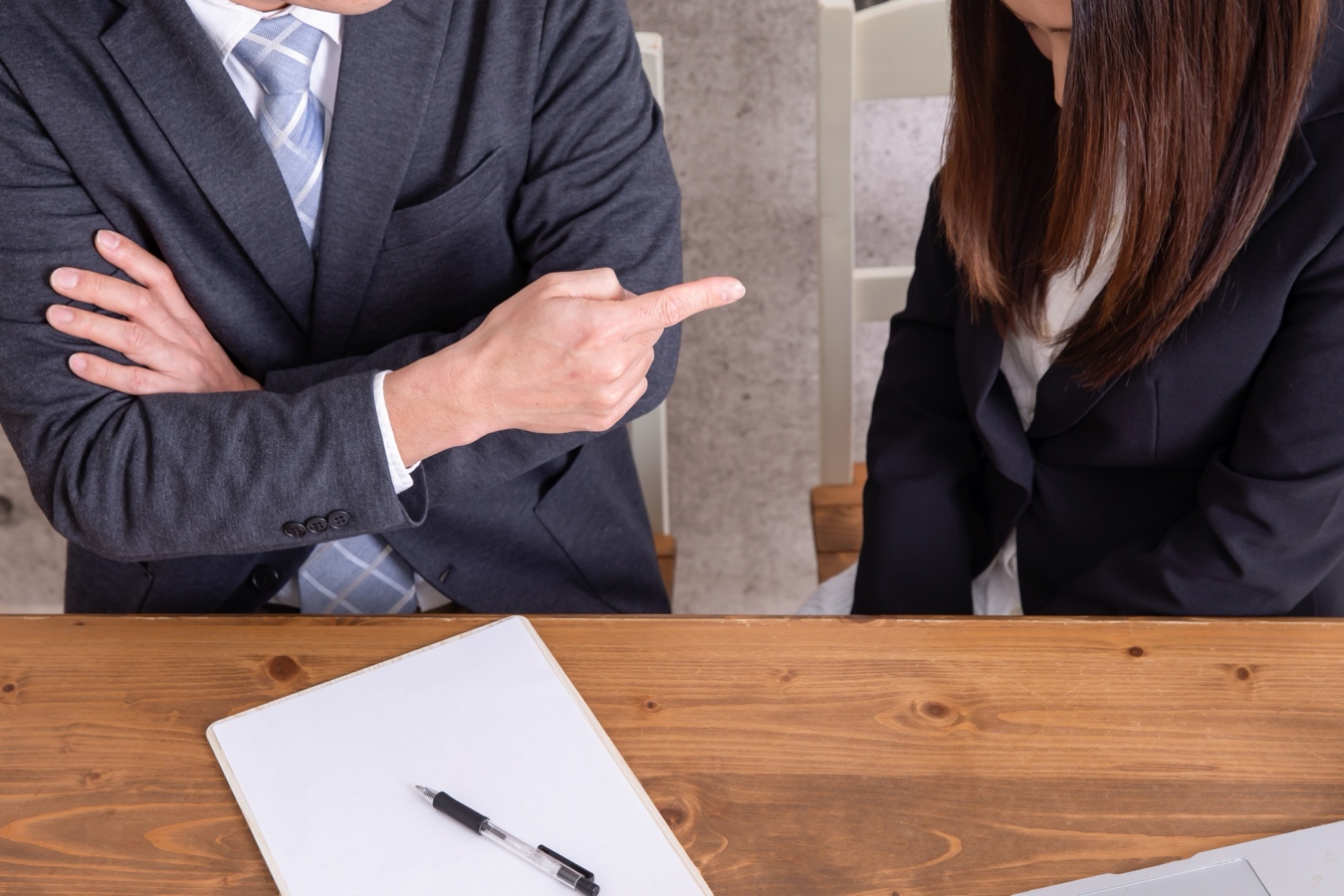 仕事でミスが続いてつらい…あなたは一人じゃない。原因を知って安心して働こう